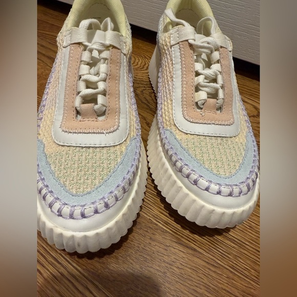 Dolce Vita Sneakers in Pastel Tones size 8 - Picture 6 of 11